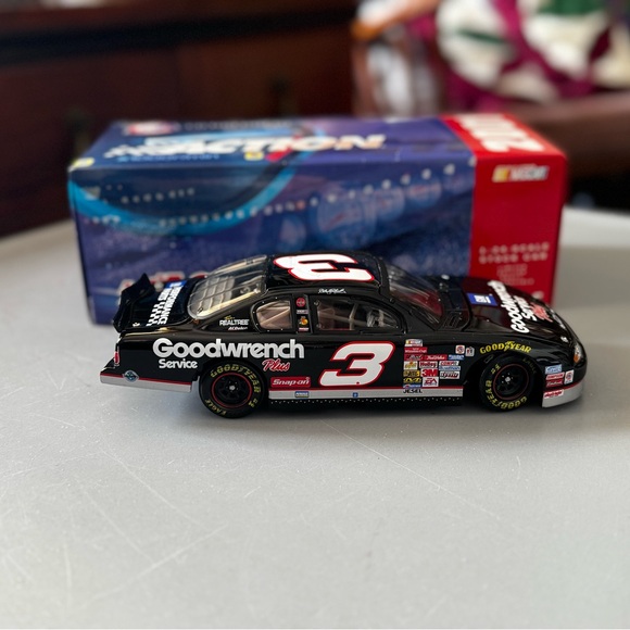 NASCAR - Picture 2 of 2